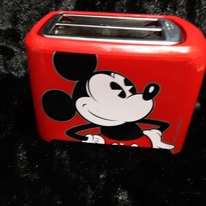 Disney Mickey Mouse 2-Slice Toaster.